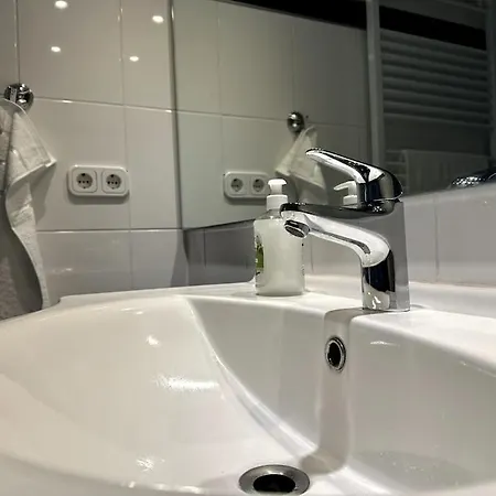 Appartamento 210 M2 Loft Mit Terasse 2b 3r Kreuzberg *