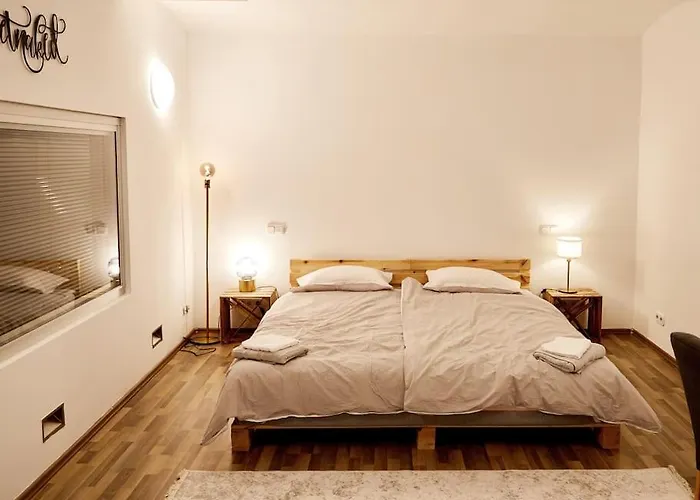 210 M2 Loft Mit Terasse 2b 3r Kreuzberg *